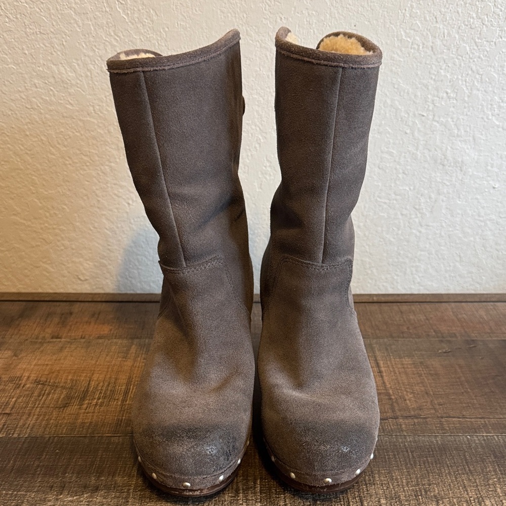 UGG Lynnea Clog Booties - Picture 2 of 10